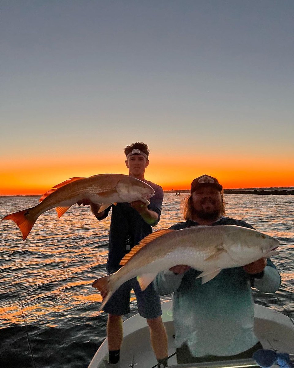 Happy #RedOctober from @tjwisniewski_ 🔥🎣⚓️ 
.
#engelcoolers #liveoriginal #rotomolded #highperformancecooler #floridafishing #eastcoast #ponceinlet #newsmyrnabeach #redfish #bullreds #snook #tarpon #mulletrun #doubles #triples #bubbablade