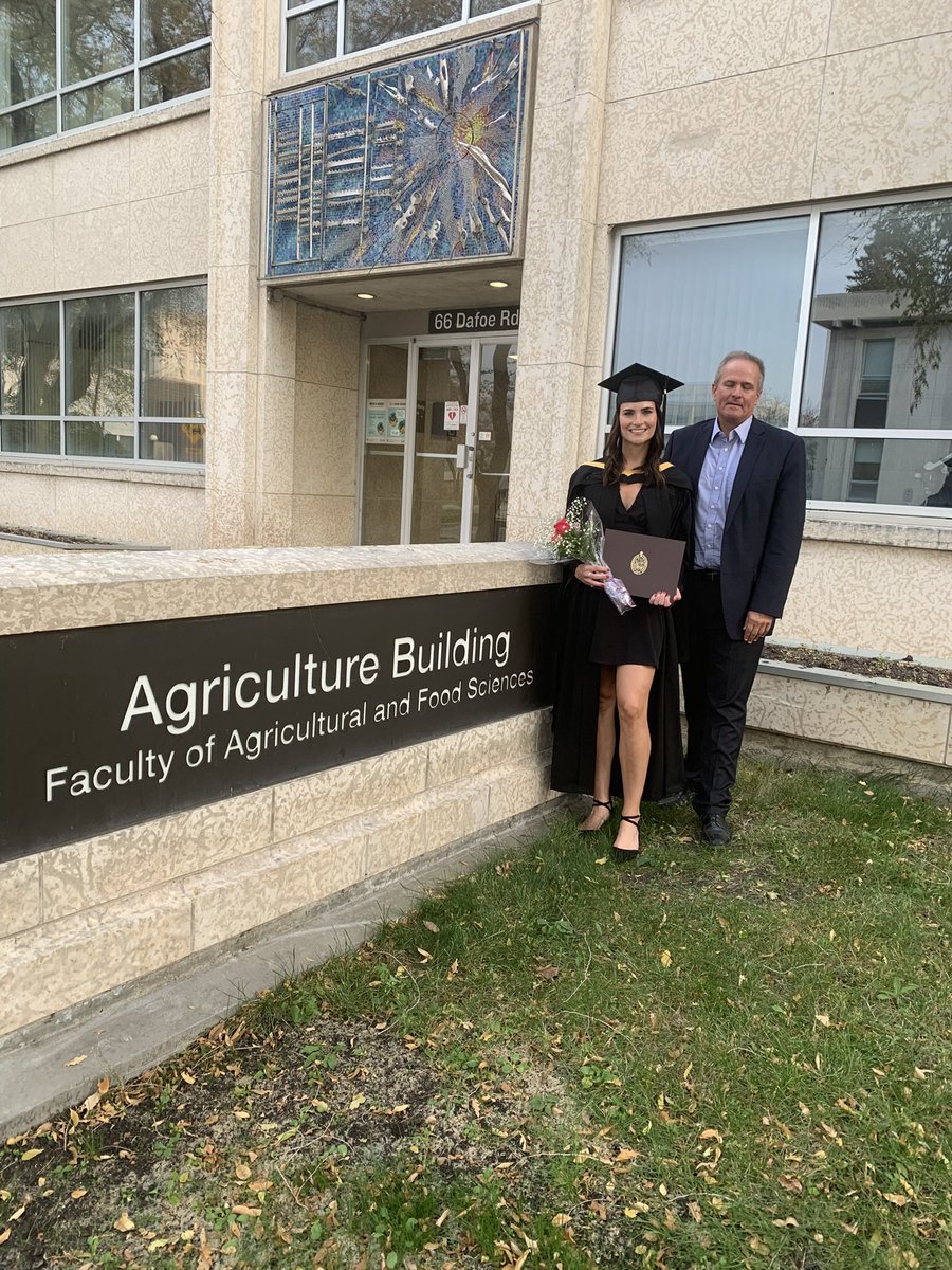 Congratulations to Samantha on completing her MSC ! I didn’t in-vision this moment when I entered the UOFM Faculty of Agriculture  building for the first time 39 years ago last month !