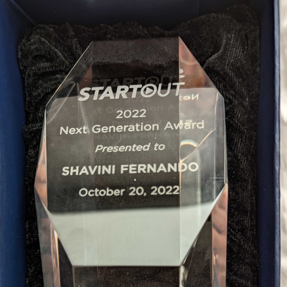OxiWear's tweet photo. Congratulations to our CEO @shavinif for being honored with the Coco-Cola Next Generation award at the 11th Annual @StartOut event last night in NYC.
.
.
.
.
.
#wearables #startup #sportstech #medtech #femaleentrepreneur #pulmonaryhypertension #PH #iPHight #pulseoximeter #hypoxia https://t.co/BmcZ3Tv5jk