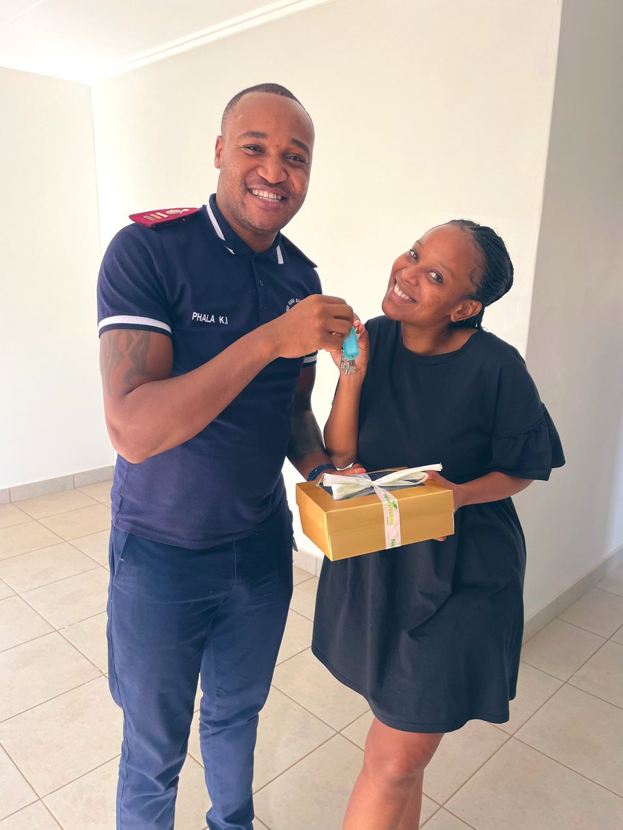 PhalaKg's tweet photo. Meet new home owners 🥳🙌🏾 soon to be Mr and Mrs ❤️👌🏽 https://t.co/krJBm1Gg4R