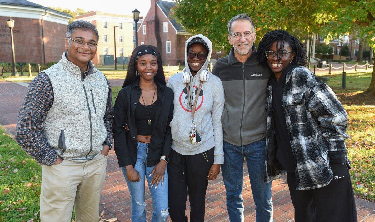 UMESSANS's tweet photo. Who says #naturalscience students and faculty aren't fun? #UMES' #departmentofnaturalscience held a Fallfest yesterday to welcome new students to the department and to celebrate finishing #midtermexams.  📷Todd Dudek, UMES Ag Communications. #Careersinstem #STEM #stemeducation https://t.co/wXkuBIZyUx