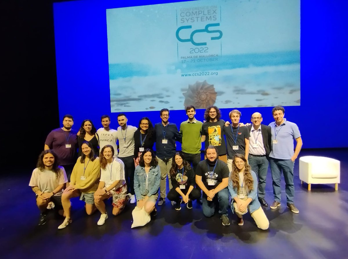 ccs2022's tweet image. Final group picture with (some) of the green badges 😎
#CCS2022 team!