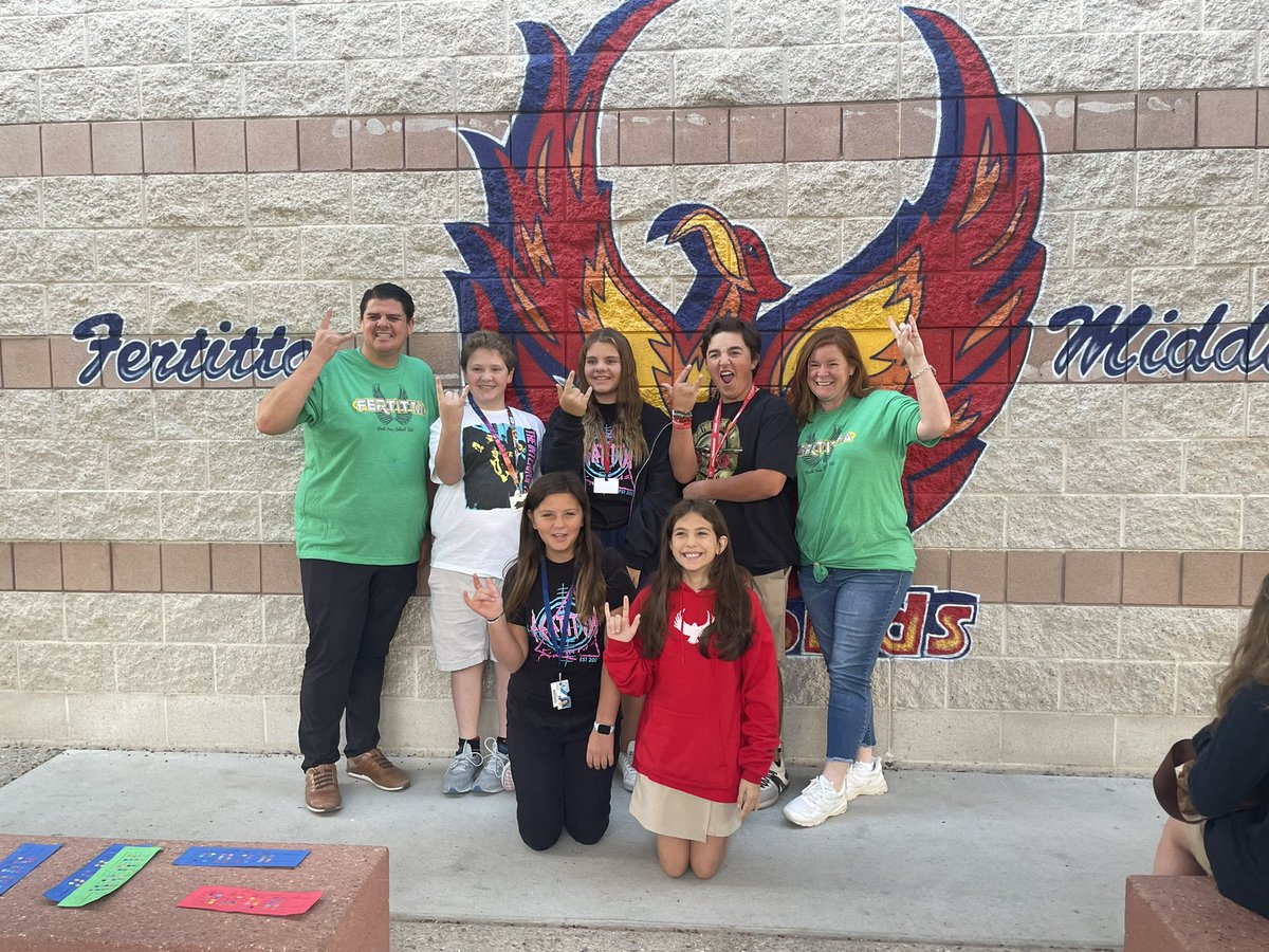 CCSD_PLE's tweet photo. Elevating learning at Fertitta MS during Rock Your School WEEK! Flash mob in the quad to start the morning off! @ccsd_lpld @ClarkCountySch https://t.co/SUPugLoaAm