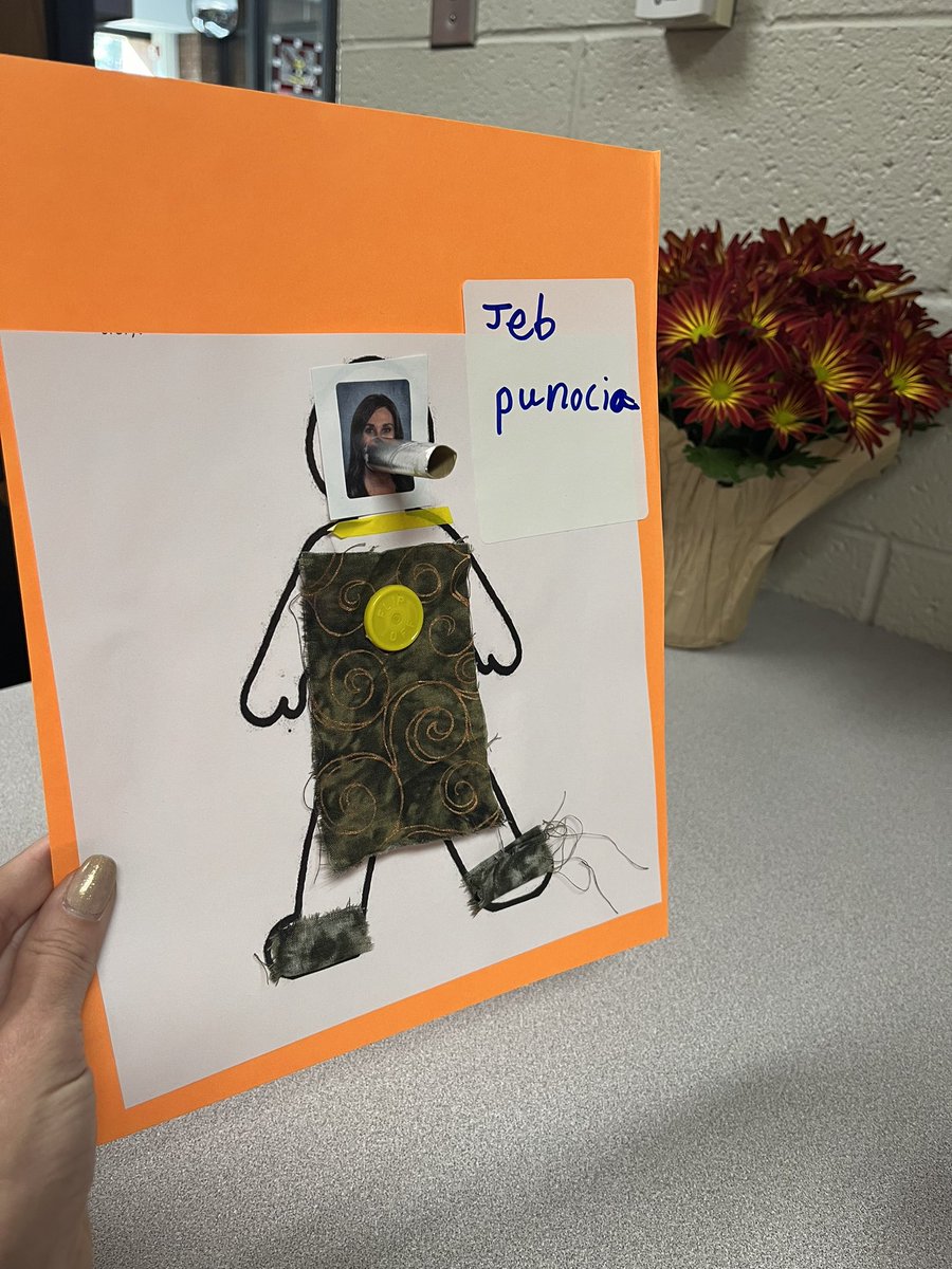 These Ss brought me some fresh ideas for what they think I should be for Halloween. 🎃 Chicken, pumpkin or Pinocchio?