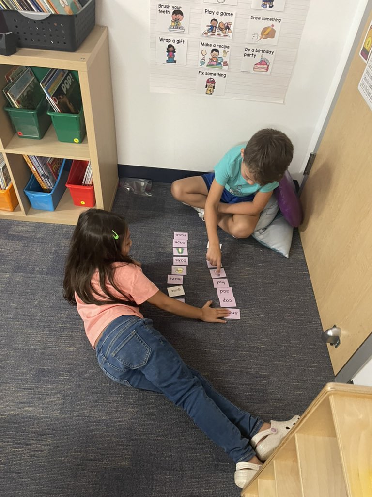 Working hard on our vowel sort 😊<a href="/BryantElem/">Bryant Elementary</a> #bengalpride