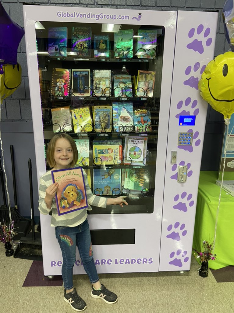 barton2ndgrade's tweet photo. We were so excited to win a book bingo party! #wegienkawildcat https://t.co/1fq4oWImhD