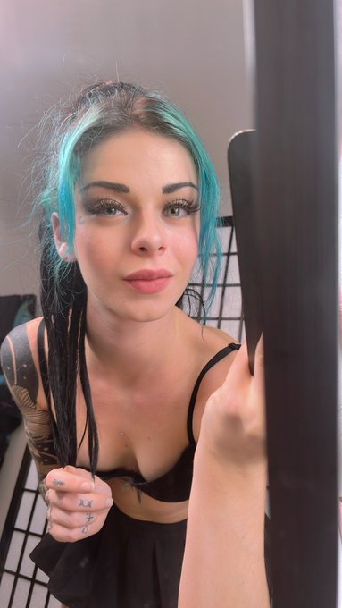 Im here🙈🧚&zwj;♂️ https://t.co/VxW5btyvla