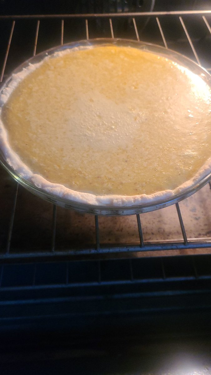 Ugh... my attempt at making a 🎃 🥧 I accidently added 1 cup too much of heavy cream. Keeping my fingers crossed that it still comes out good. 
#pumpkinseason