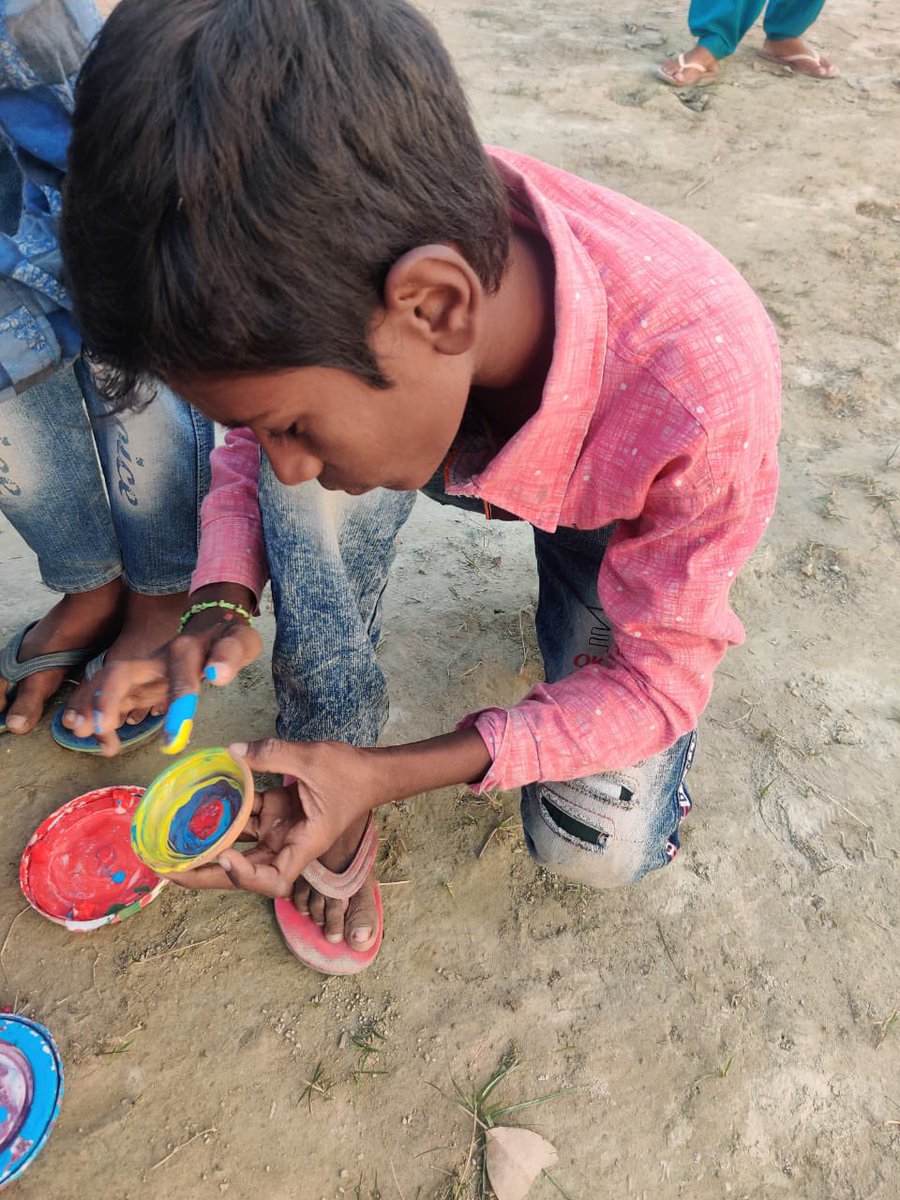 PRAYOG_India's tweet photo. Diyas made by Children today at the Library. Learning &amp; expression happens in many ways.
#Light of #Knowledge
#libraries #education https://t.co/WaHkSyoCxX