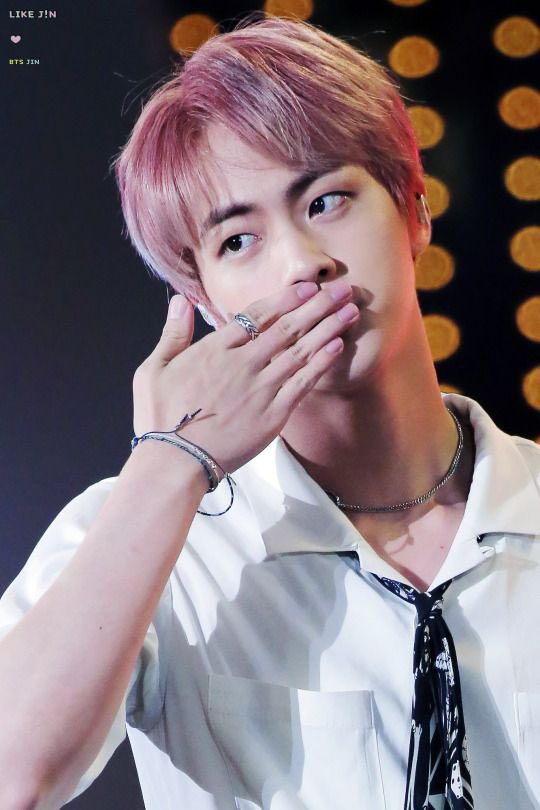 hanbananzz's tweet photo. Jin - Lover, full of absolute bobs, but doesn’t take itself too seriously. https://t.co/xjbgRWxUmA