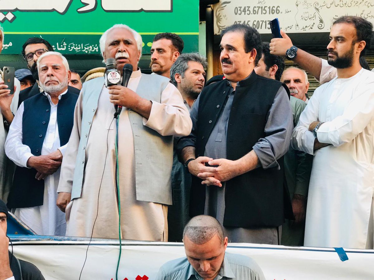 JrQamy's tweet photo. د رياستي دهشتګردۍ ،بهته خورئ او ټارګټ کلنګ خلاف نن سوات مدين کې د سوات قامي جرګې د نظارت لاندې په کاميابه مظاهره د سوات اولس ته مبارکي ورکوو. https://t.co/a0f5aUdZ2g