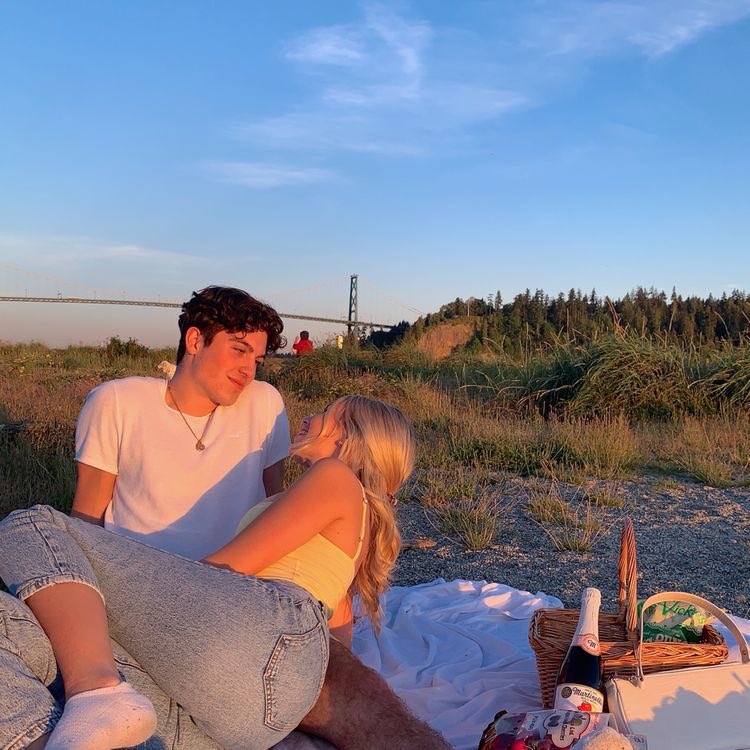 Picnic date? 🥺