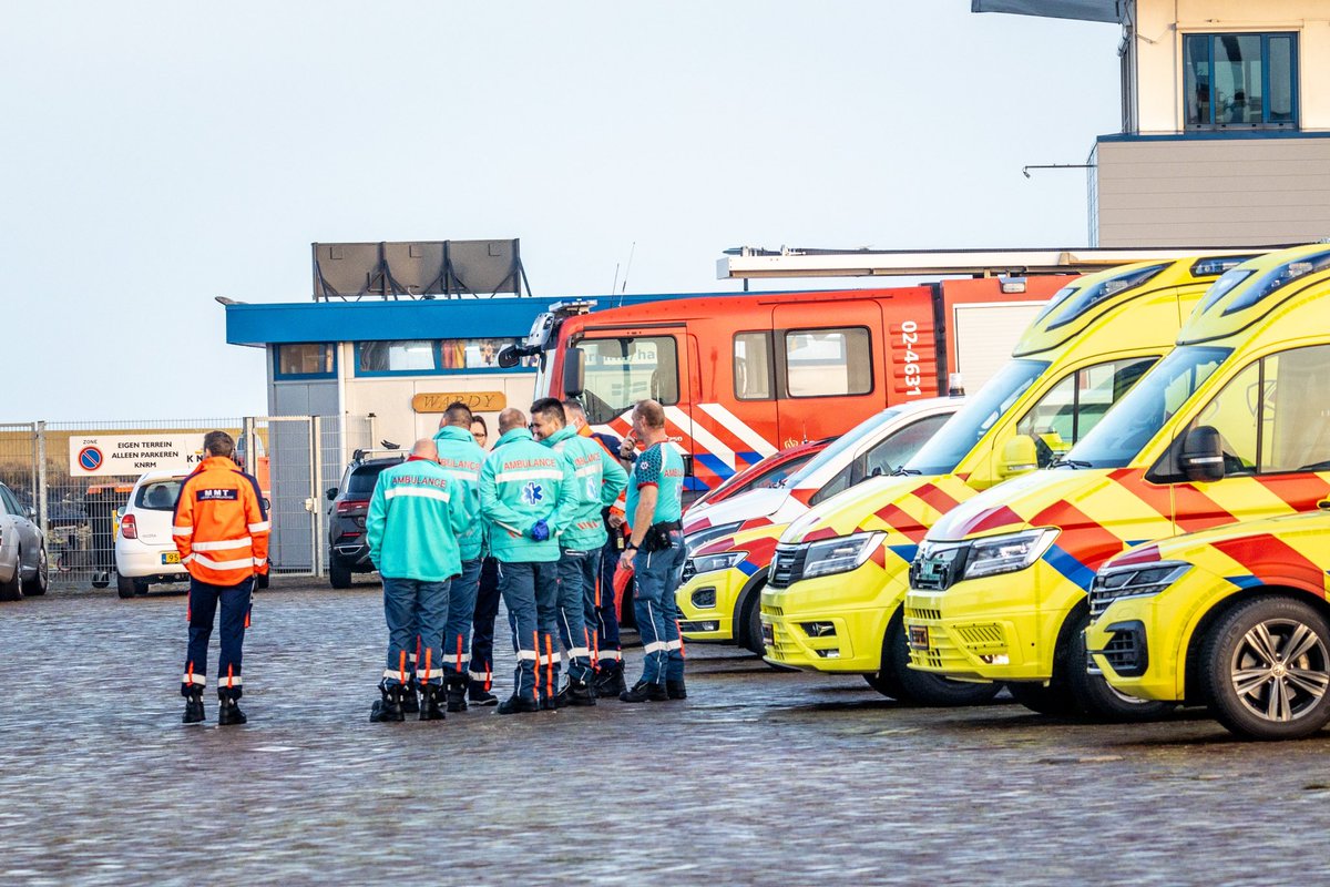 Vandaag waren veel hulpdiensten in de haven van #Harlingen i.v.m de GRIP-3 situatie n.a.v incident met de #Tiger en #Stormloper op de #Waddenzee.