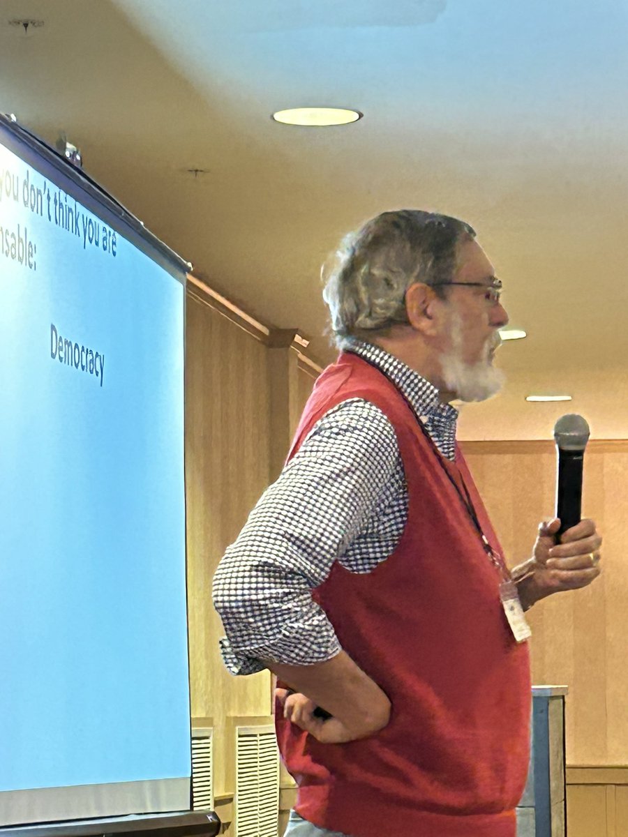 KaarenMeyer's tweet photo. So happy to have Steve Leinwand in VT! @VermontMath @ATMNE_math #fallinlovewithmath https://t.co/BcVXZdkj16