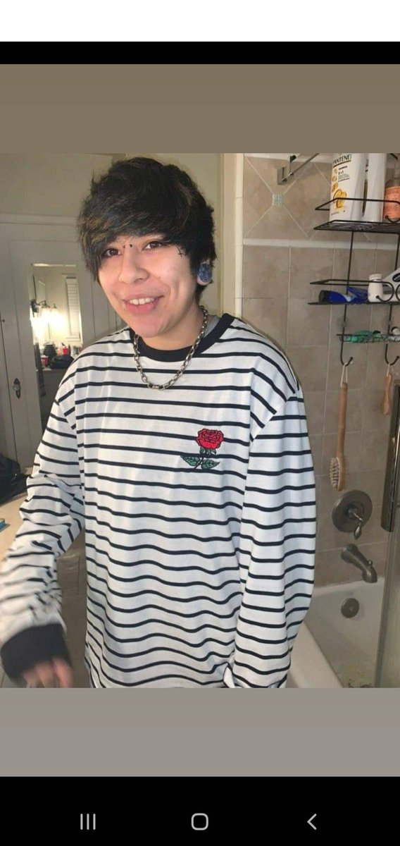 KingGeek10's tweet photo. Just your favorite sad boi 😌 Tb pic of me with my longer hair should I grow it back out 🤔
#femboy #ftm #tb #FtM #femboi #sadboi #sadboy #dedinside #strechedears #piercings #dimples https://t.co/v0mvJu0Txw