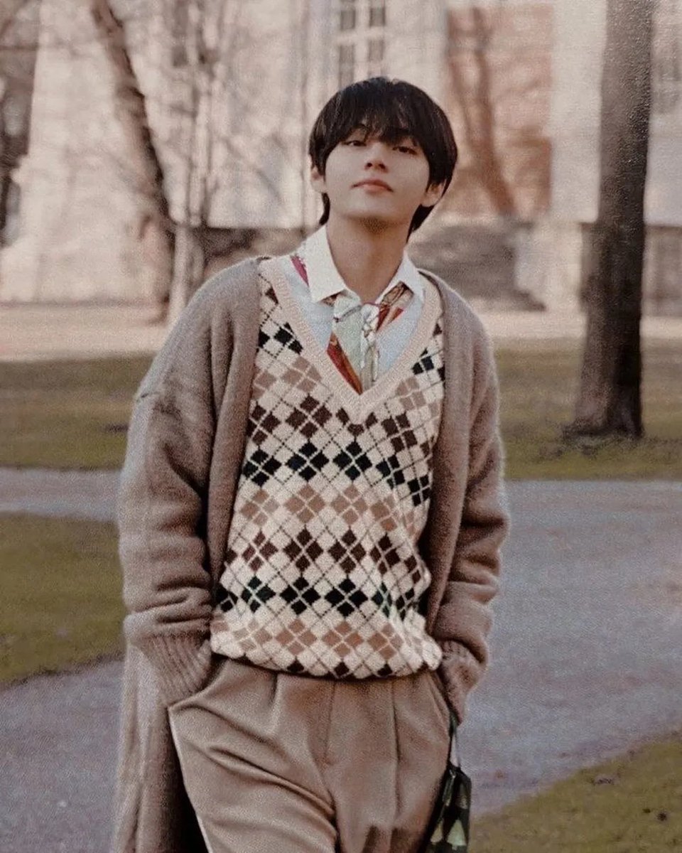 hanbananzz's tweet photo. Tae - evermore, timeless, beautiful. https://t.co/iEtR7hhy8h