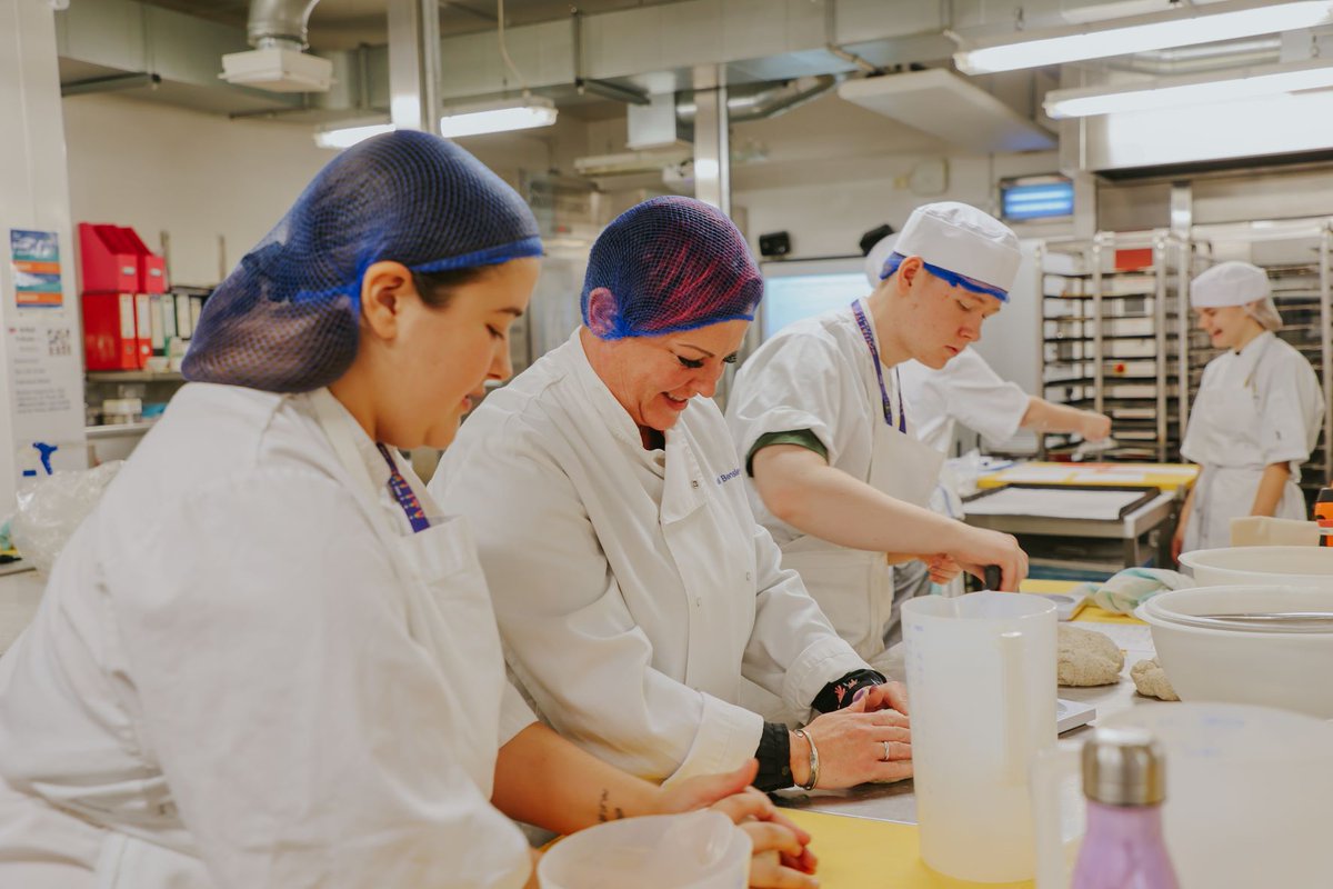 sheffcol's tweet photo. What a week we've had for #CollegesWeek2022! @AoC_info
It's been another incredible showcase of all the wonderful things our students do and are aiming to achieve with their careers.
The week:
🥖 started with a fantastic bread-making masterclass on Monday https://t.co/CsjVXJirjt