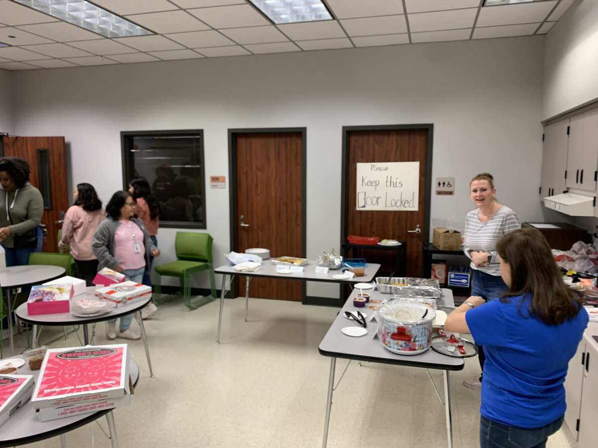 Mrs. Rodriguez tweet media