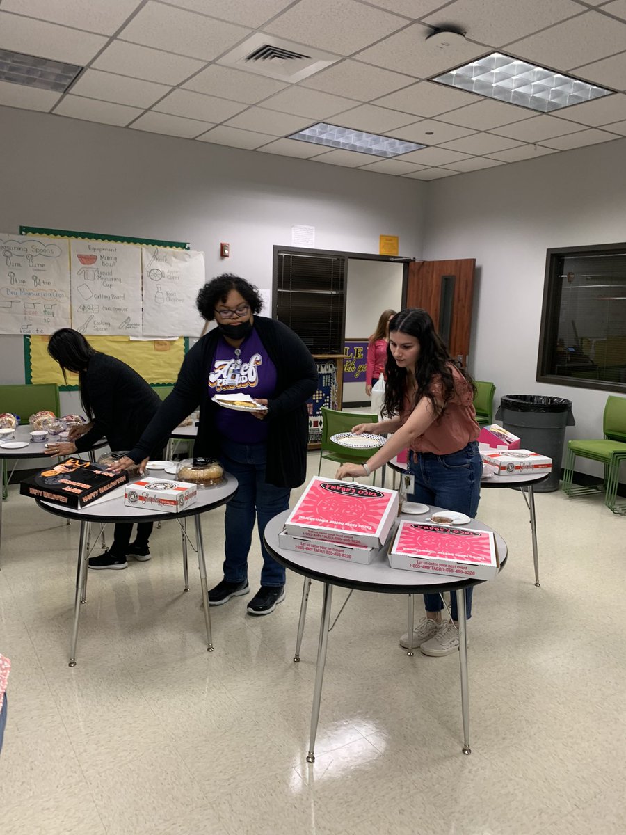 Mrs. Rodriguez tweet media