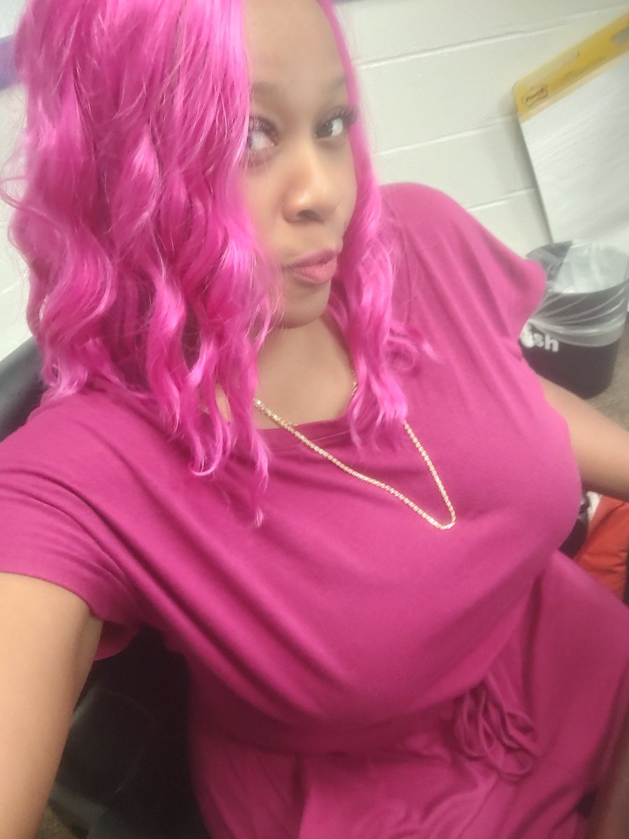 Didn't someone say PINK OUT!??!?!! Rocking pink heels, too!  #CMMS #KennedyCoaches