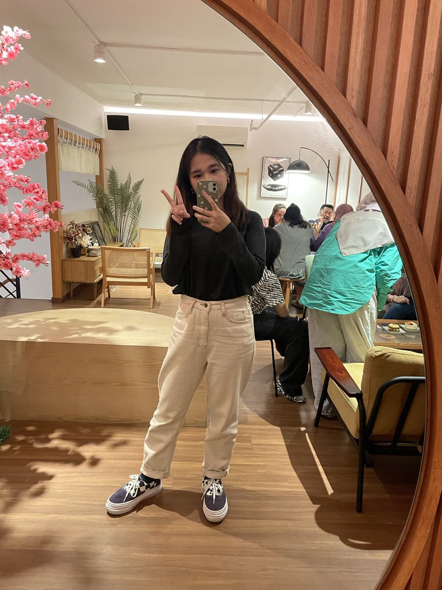 F_izah's tweet photo. KK trip w the sibs - day 4 https://t.co/q8mGwMYfVK