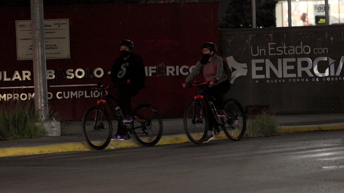 ruedasrebeldes's tweet photo. 🔥⚠️Hoy es el último día para votar por el documental "Ruedas Rebeldes", realizado para el #RetoDocsMX 2022⭐
👉https://t.co/Jh3fzfmoPU
#Periodismo #Bicicleta #Bici #bicycle #Bike #peaton #peatones #movilidad #CiclismoUrbano #ciclovía #Ciclismo #Cycling #Saltillo #Coahuila https://t.co/oe0J4Wm9TI