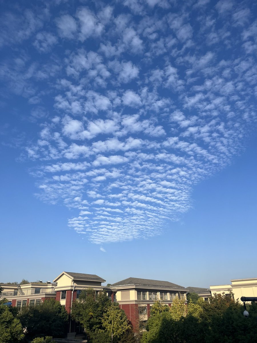 dyson (@superstringsdys) on Twitter photo 