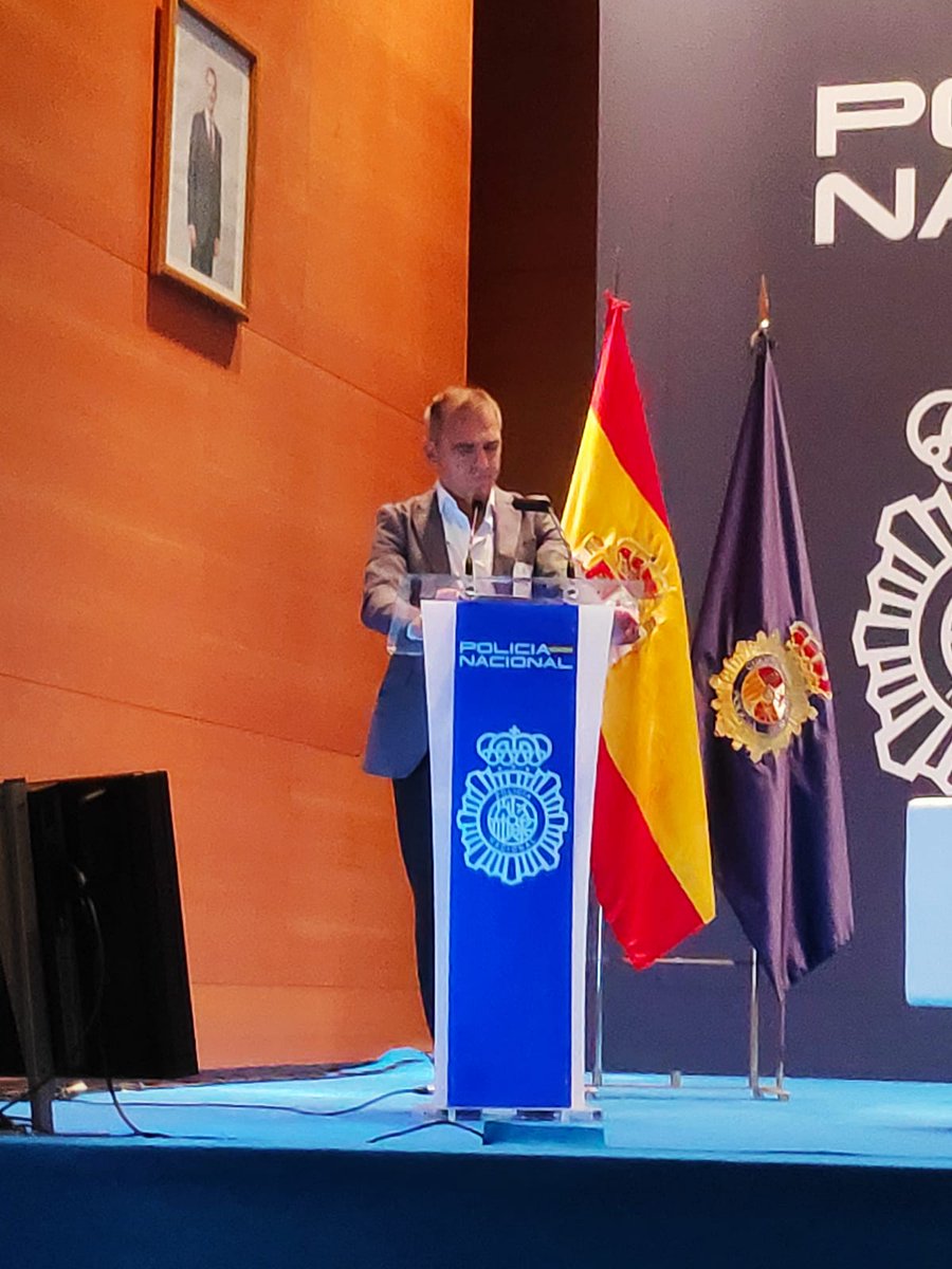 Nuestro Vicepresidente Agustín Ruiz interviniendo como moderador en el DETCAMP