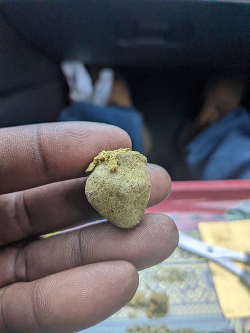 Moon Rock 🌬️ https://t.co/KaI0gNvySX