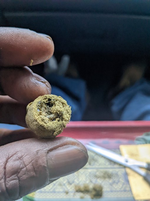 Moon Rock 🌬️ https://t.co/KaI0gNvySX