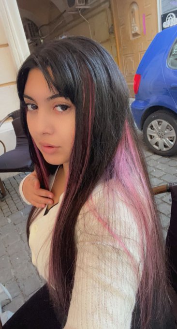 In viata asta orice ai face tot o sa comenteze cineva , asa ca rupe-ti 😼 https://t.co/36o0XxaGM0