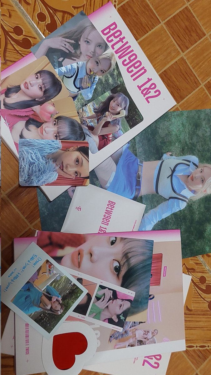 pumpyy10's tweet photo. Hiii @KShoplifter !! My albums arrived na po and I'm so happy sa pulls ko, inuwian ng dalawang bias 😭❤️ Thanks for packing them safely too!! ♡♡ Tysmmm 🥰

#naholdapako https://t.co/4z8cV9zVMl