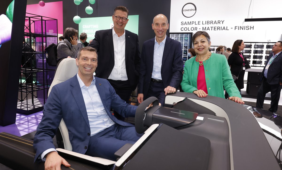 Spotted! The Covestro Board of Management at #K2022. 🙌