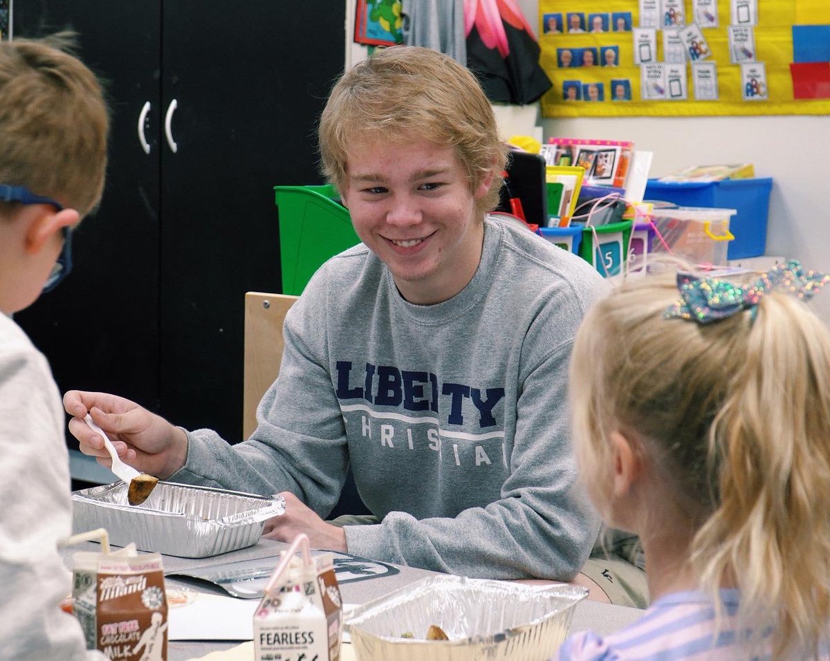 LibertyArgyle's tweet photo. Another fun week full of Senior Visits! The Seniors came in with topics for discussion about friendships and what it looks like to show Gods love to one another!💙🤍

#thewarriordifference #warriorfun https://t.co/gAdfmapsKS