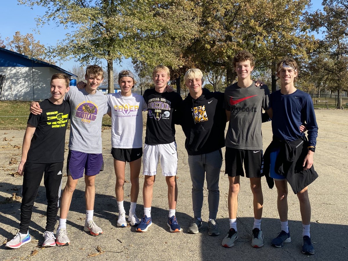 centraldewittxc's tweet photo. This is what great teams are made of!  We have one qualifier still competing, and 6 teammates showed up on a day off school to workout with him.  This team is special!! https://t.co/e08o6KXrsV