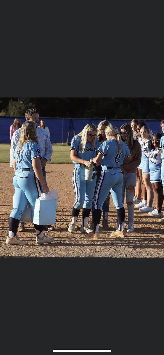 KhrystaJordan's tweet photo. Such a fun season with my seniors!! 
#Classof2023 https://t.co/mdJxnHExdu