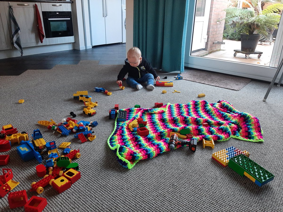 jan_tuns's tweet photo. Over duurzaam gesproken, Duplo van 40 jaar geleden nog steeds in gebruik. https://t.co/4eqR4PFfWk
