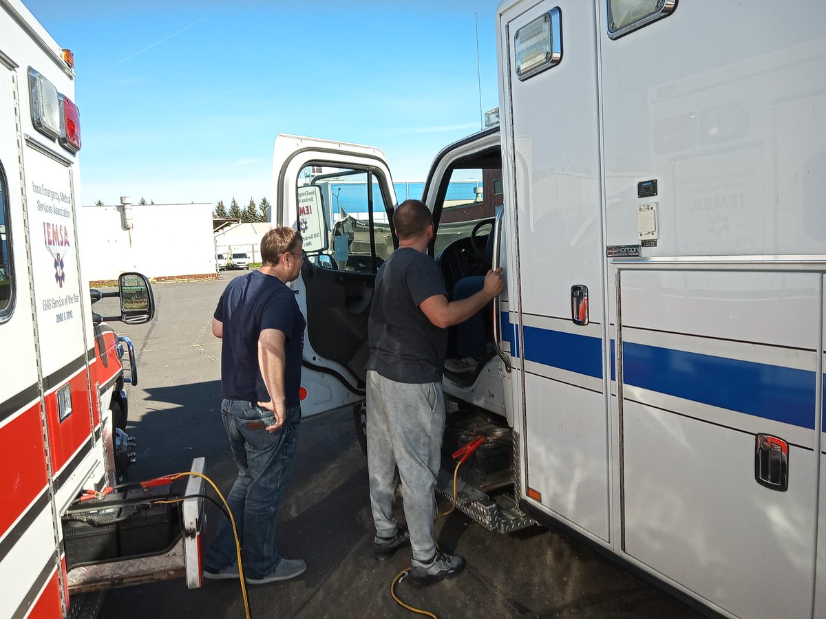 US Ambulances for Ukraine NFP tweet media