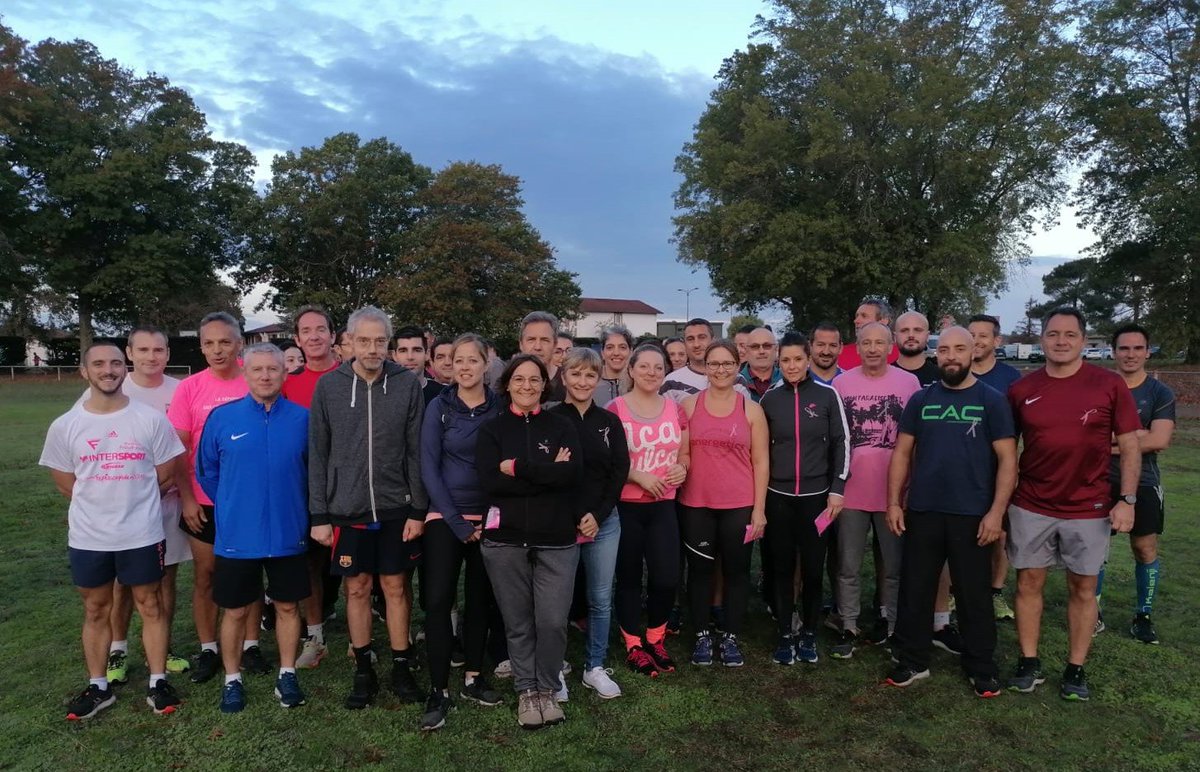 SDIS40's tweet photo. // SDIS des Landes // #octobrerose 🏃♀️
🎗 38 personnels du SDIS des Landes ont participé aux foulées roses organisées par la base aérienne 118.
5.5 km sur le principe d'une "color run"
Bravo pour la mobilisation 🏃♀️
#colorun #sapeurspompiers https://t.co/3uvblxj9nG