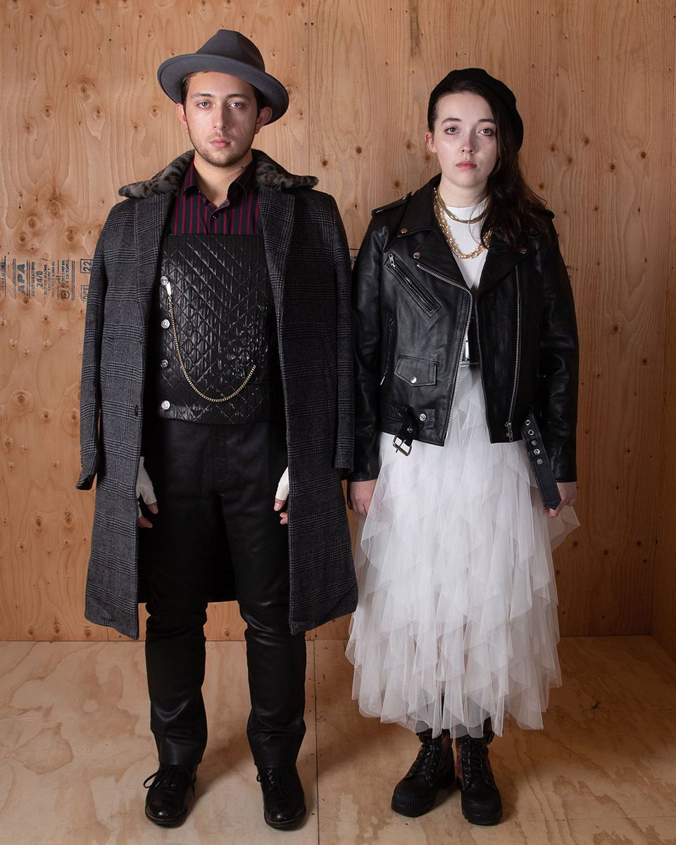 bergthrdnc's tweet photo. FIRST LOOK: Mack the Knife and Polly Peachum take the stage ONE WEEK from today in THE THREEPENNY OPERA! The Office meets The Godfather in this razor-sharp musical comedy starring Joe Grisanzio '23 and Madeline Burk '23.🗡️
 Oct. 28 – Nov. 6. #BergThreepenny 📦

📸Maddi Whiting https://t.co/snoUHSoTrq