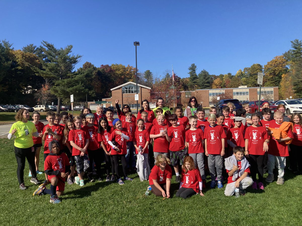 5th Grade Husky Hustle. 18 laps down 22 more to go! <a href="/newsearles1/">New Searles Elementary</a> <a href="/newsearlesmrv/">Chuck Vorias</a> @newsearlespe <a href="/newsearlesart/">Mr. Tselios</a> #OneNashua