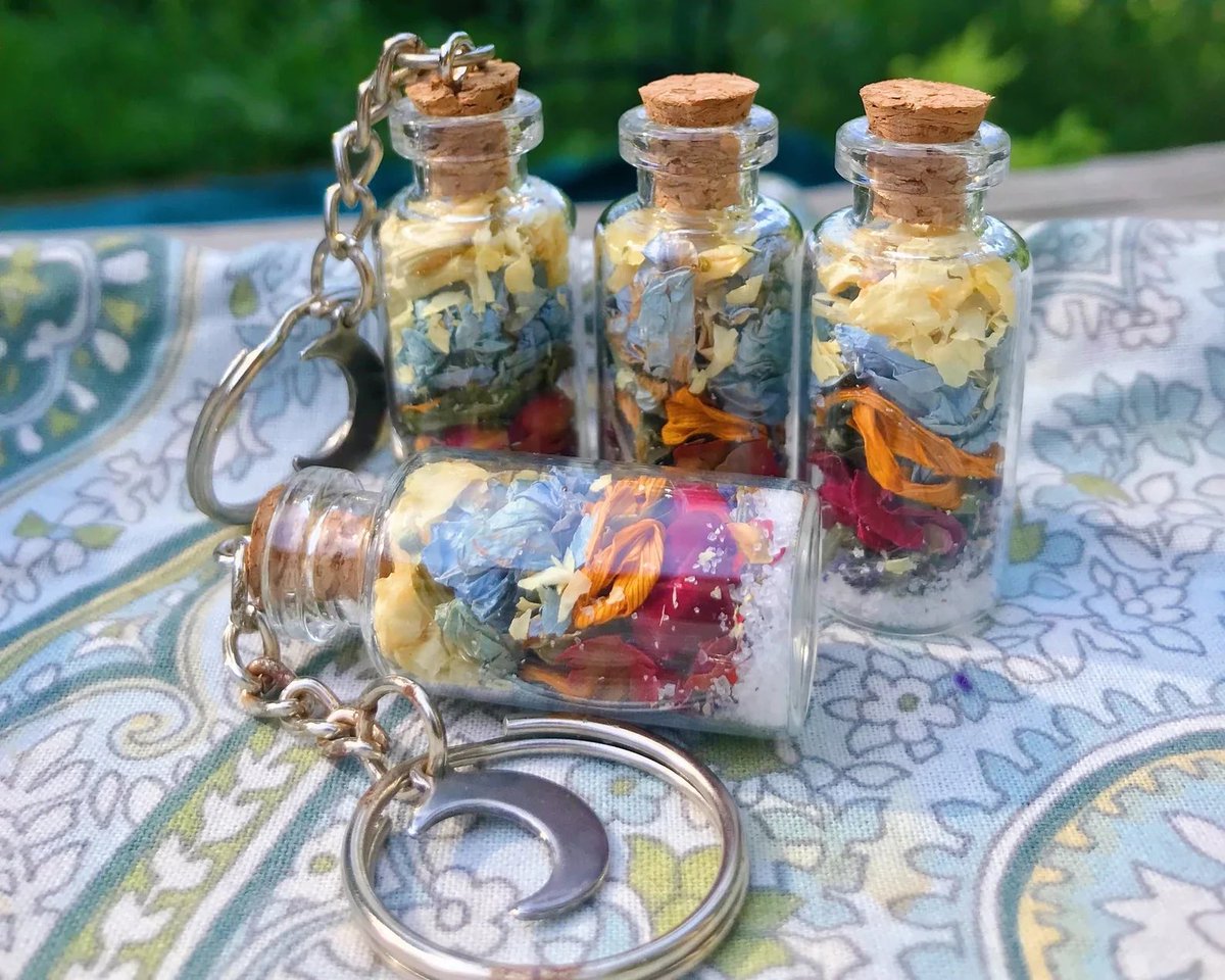 capra_co's tweet photo. self-love spell jars for self-confidence &amp; happiness, encouraging love &amp; healthy boundaries, &amp; boosting self-esteem

✨🌿🌒🌝🌘🌿✨

giving away one of these jars to a lucky *follower* — tag someone who could use some extra lovin for a chance to win! 

(drawing on 10/24) https://t.co/CR3Z3dIKA5