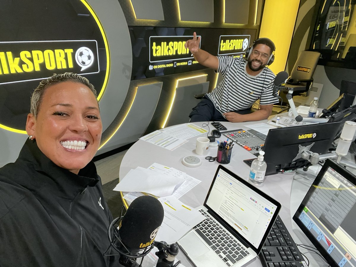 Excited for our show tonight with @HughWoozencroft live on @talkSPORT 7-10pm we have @GKPaulRobinson @AshNev10 @Oedouard22 plus my take on my beloved CR7 👀 and much more 🎙 hope you can join us ✌🏾 #Talksport #Gamedaycountdown