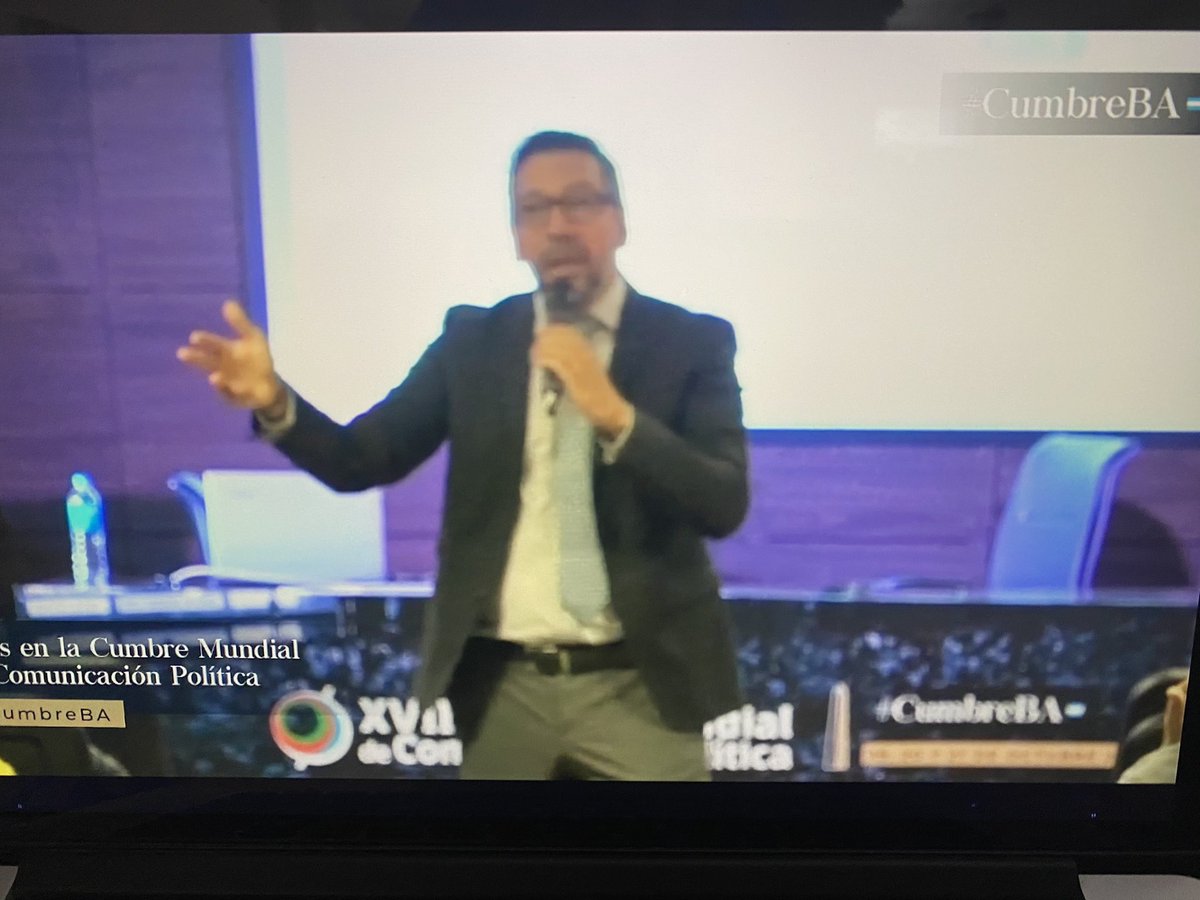 MarcePcx's tweet photo. Excelente charla sobre oratoria de @maxipaz en #cumbreba https://t.co/38oOJvw4Is