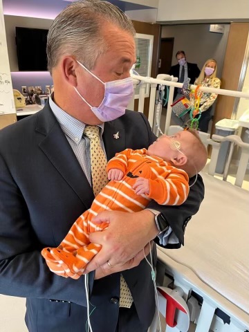 Great to hold Ryker who was born at 23 weeks. After 6 months in the NICU, he is being released this weekend. Congrats to Mom and Dad. Thank you Lord for @ChildrensOmaha. Ryker is a handsome fellow!