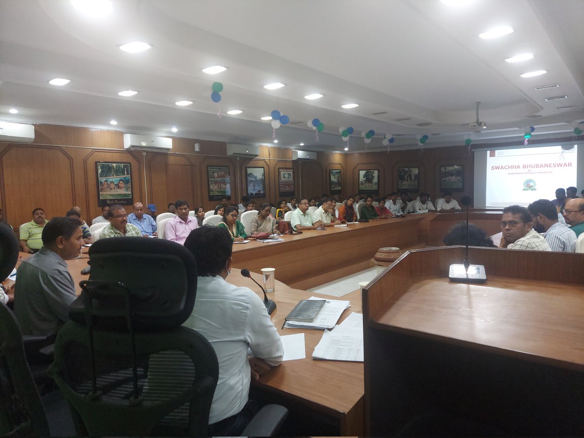 bmcbbsr's tweet photo. BMC plans to make Bhubaneswar free from #openwaste.
An awareness cum training was held today under the chairmanship of BMC Commissioner, Add Comm attended by Supervising Officers, Swachha Supervisors, NGO partners, Agency & Team BMC.
@CMO_Odisha @HUDDeptOdisha @SwachhBharatGov https://t.co/v57wGbo7iq