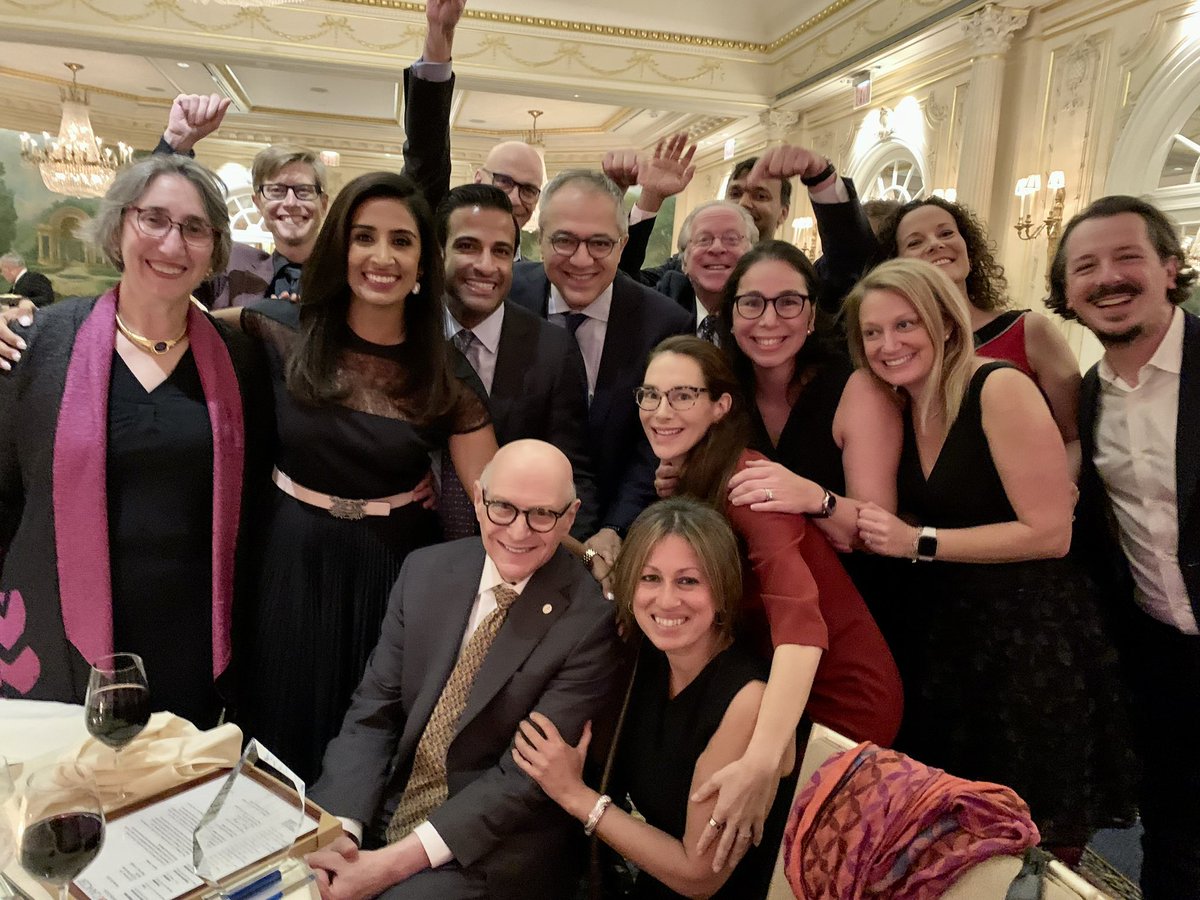 What a wonderful evening celebrating the remarkable ongoing legacy of Dr. Larry Norton (@LarryNortonMD). Like so many colleagues, I am incredibly grateful for his mentorship and collaboration. Congrats @jhaveri_komal for leading this beautiful @MSKCancerCenter alumni dinner!