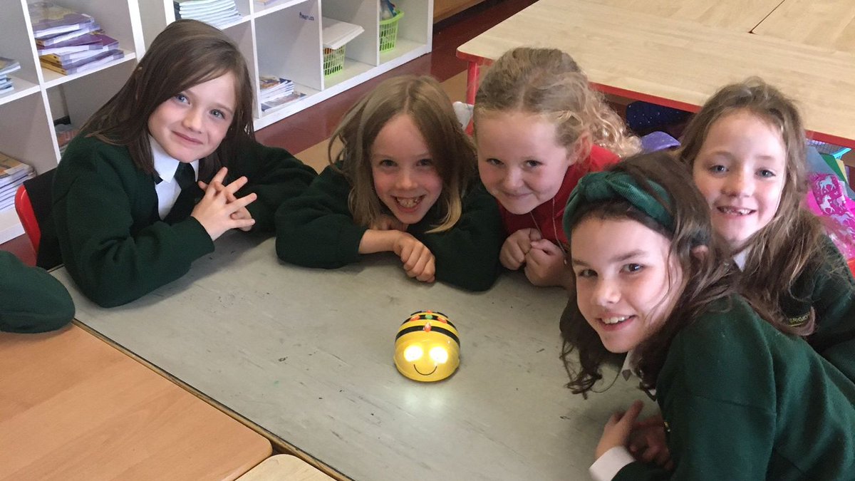 stbrigids_gns's tweet image. Second Class, Room 7 were practicing their programming skills using the Bee-Bots this week 🐝🖥️ @mathsweek #mathsweek2022 #IUseMaths