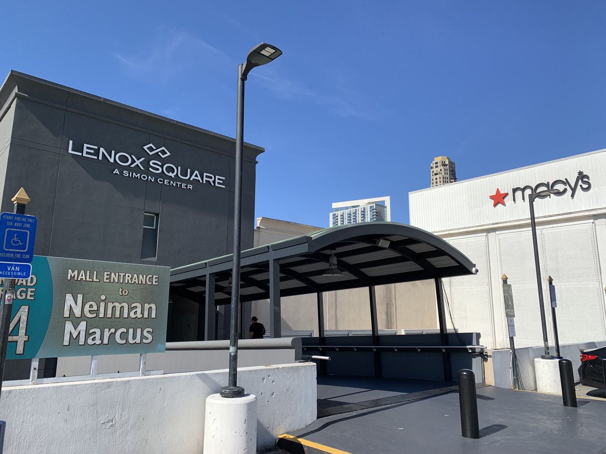 Neighbors4ATL's tweet image. With the cold weather setting in, it’s time to go shopping for some warmer clothes!!

Marking myself #SafeInBuckhead ⁦@LenoxSqMall⁩ for 
#SweaterWeather

Buckhead is #NotAWarZone
Get out &amp;amp; enjoy your community!

#BuckheadCityFAILED
#ChooseATL♥️
Let’s make Atlanta #OneSafeCity