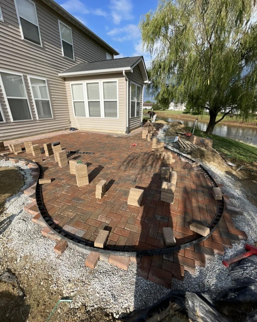 #hardscape #pavers #paverpatio #hardscapefactory instagr.am/p/Cj-uIYzNQw9/